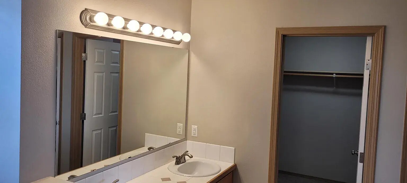 Building Photo - 16902 118th Avenue Ct E