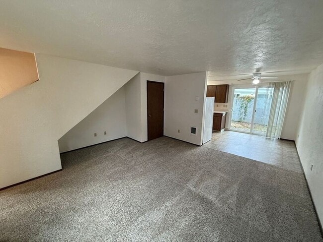 Building Photo - 2501 SW Pickford St