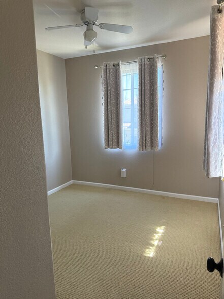 Building Photo - 2320 Bayless Way