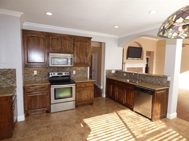 Building Photo - 1732 Meyerwood Ln S