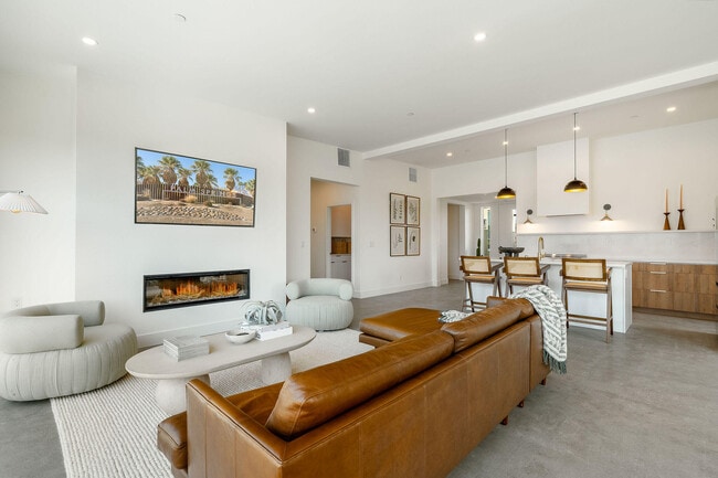 Building Photo - 361 W Sunview Ave