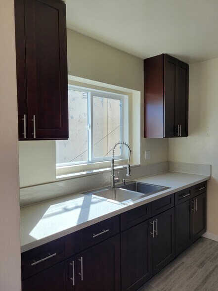 KITCHEN SINK / NEW CABINETS - 2416 Flower St