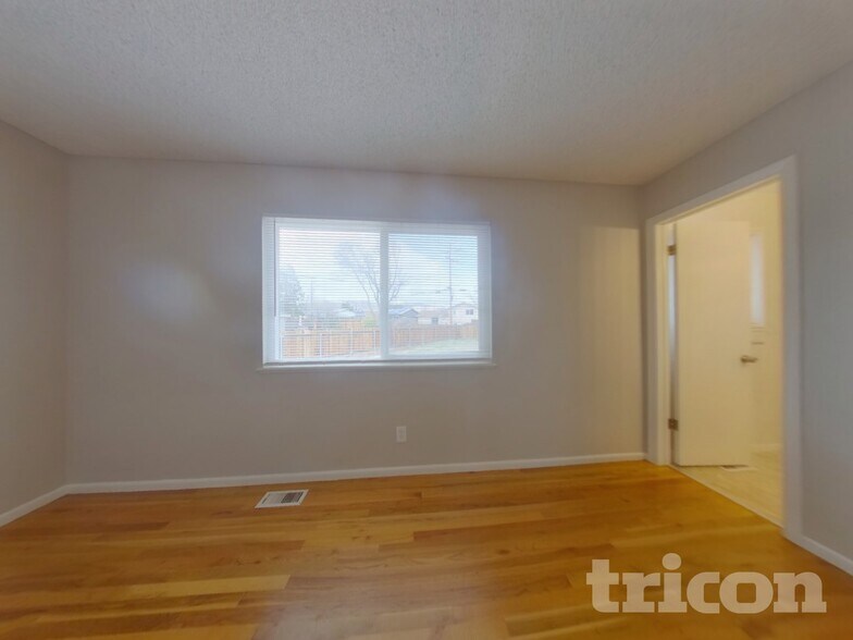 Building Photo - 3459 Rauscher Dr