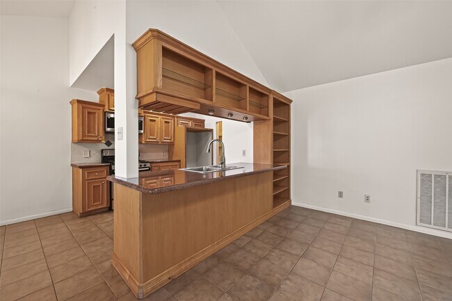 Building Photo - 2510 Old Fort Rd