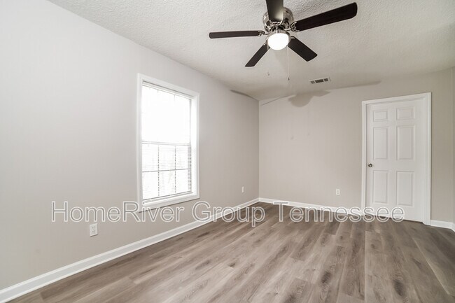 Building Photo - 2775 Ashbriar Dr
