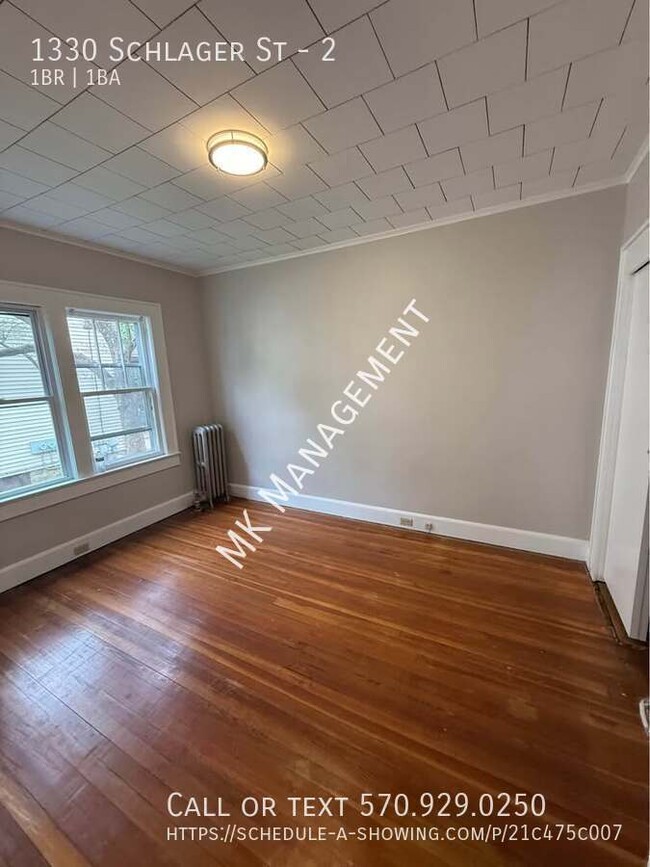 Building Photo - 1330 Schlager St