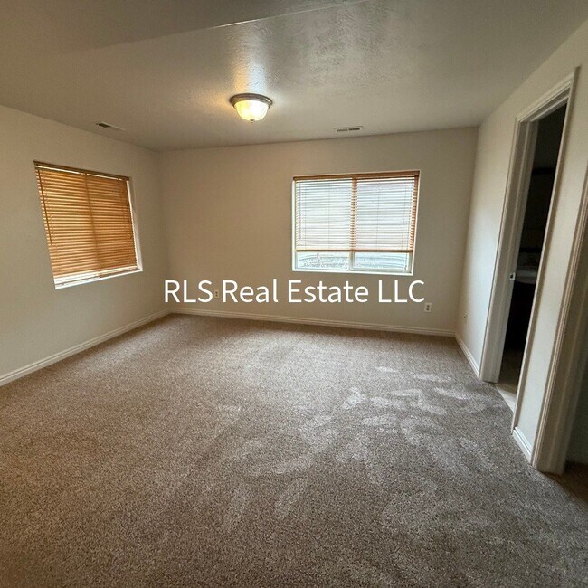 Building Photo - 4043 W Cimarron