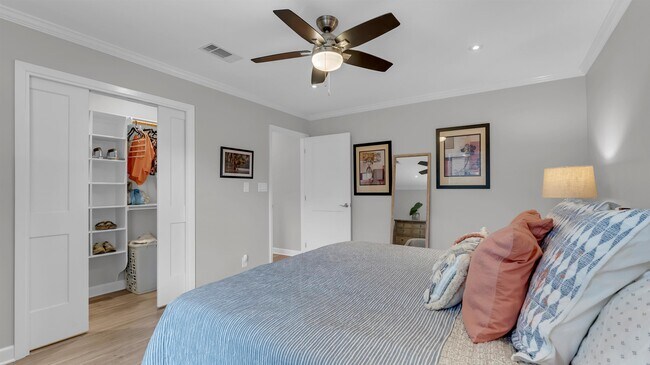 Building Photo - 207 Elm Lodge Dr