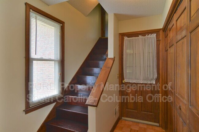 Building Photo - 517 Sparkleberry Ln