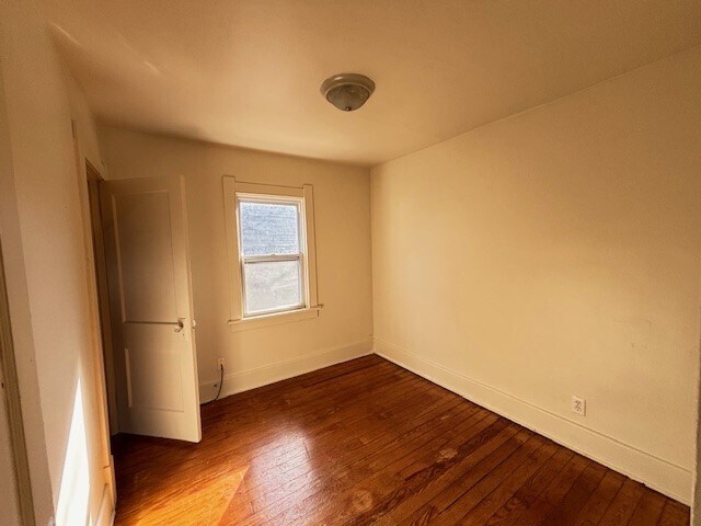 Building Photo - 330 E Lake St