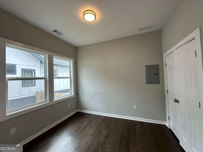 Building Photo - 1536 Montreat Ave SW