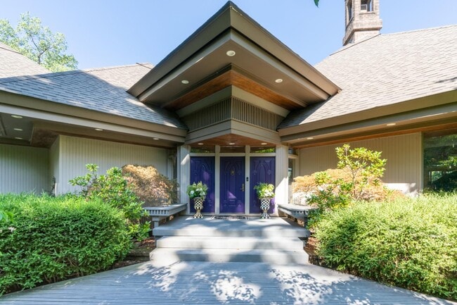 Primary Photo - 401 Glazier Rd