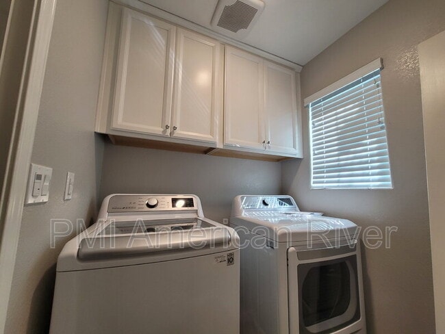 Building Photo - 3238 Chelmer Way