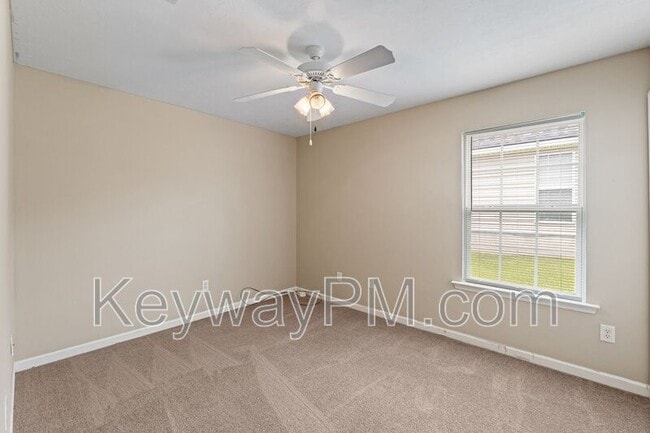 Building Photo - 313 Elbrus Way
