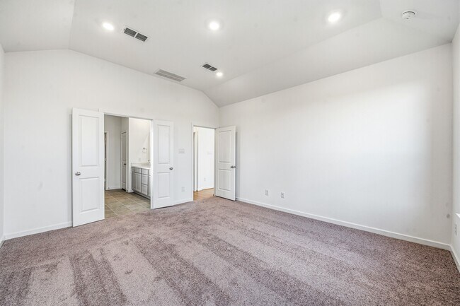 Building Photo - 22135 Rangemore Dr