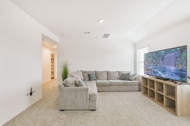 Building Photo - 14793 Hazel Br Dr