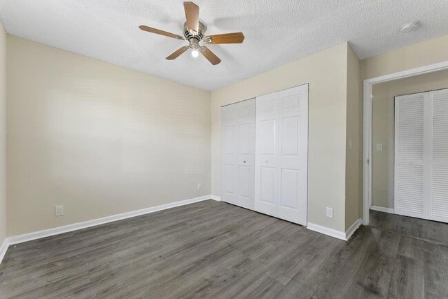 Building Photo - 1340 W 35th St