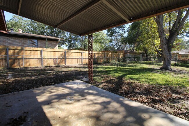 Building Photo - 434 Cosgrove St