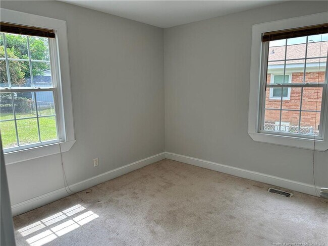 Building Photo - 409 Boundary Ln