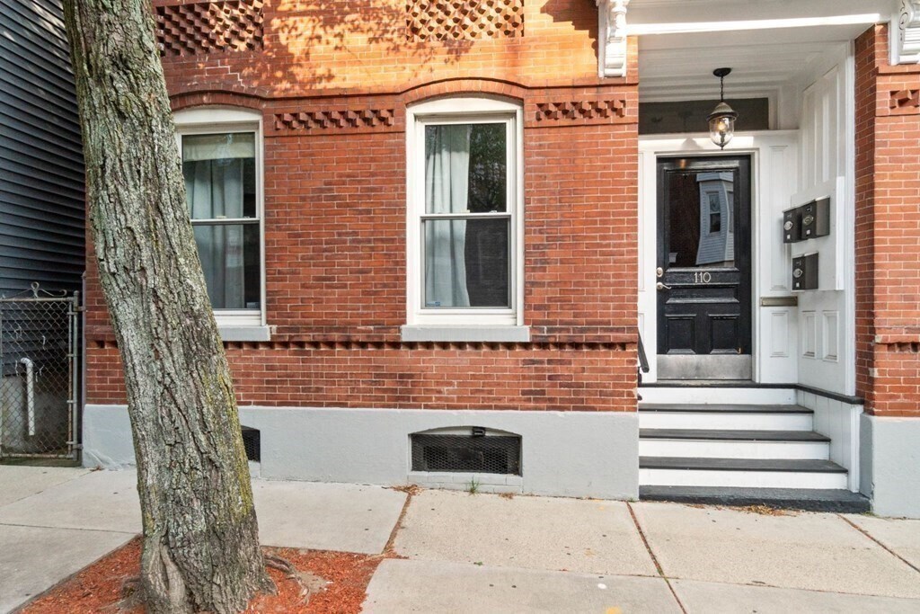 Building Photo - 110 N St