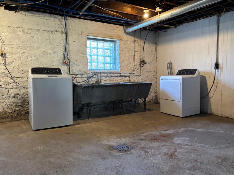 Building Photo - 21 Howard St