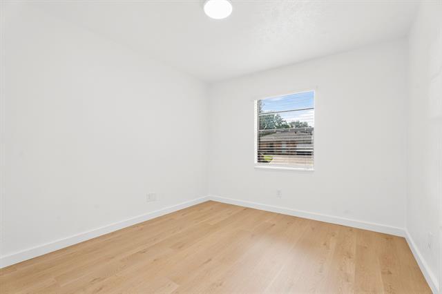 Building Photo - 421 Parkvale Ln