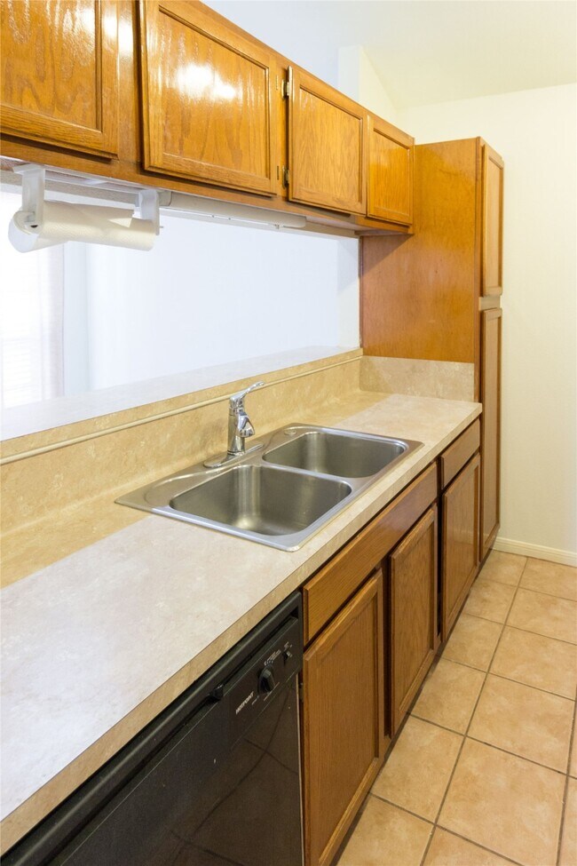 Building Photo - 2121 El Paseo St