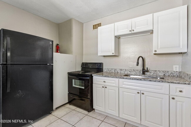 Building Photo - 1104 W 29th St