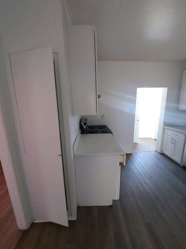 Building Photo - Charming Tacoma Home on a Peaceful Corner Lot!