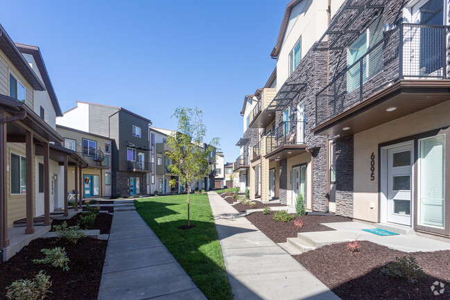 Building Photo - Gladstone Place Apartments