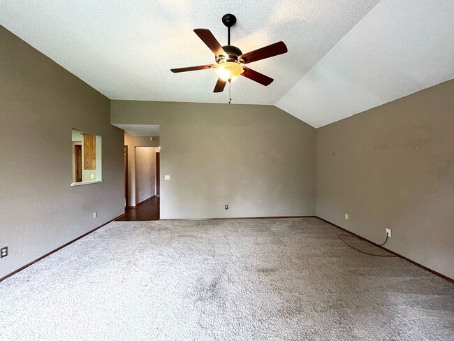 Building Photo - Northwest OKC 3 bed home