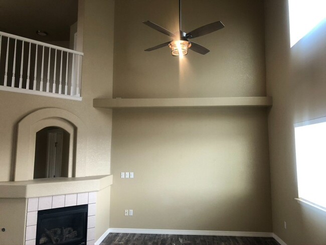 Building Photo - Large 4 bedroom Home in Commerce City