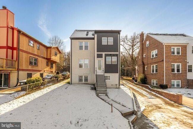 Building Photo - 3422 Pennsylvania Ave. SE