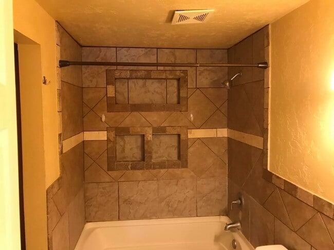 Building Photo - 1 Bedroom 1 Bath