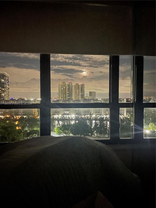 Building Photo - 500 Three Islands Boulevard