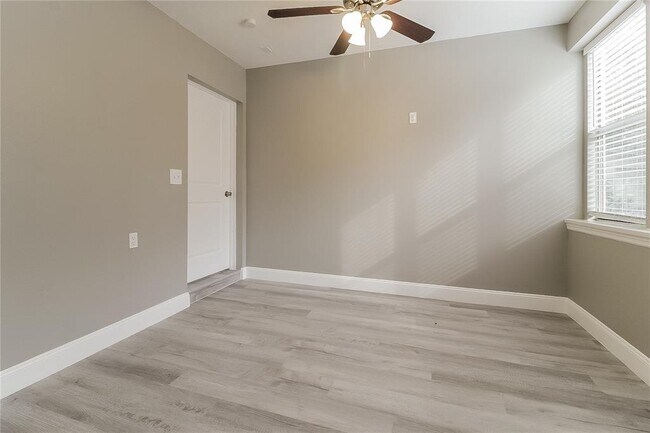 Building Photo - 105 Highland Ave