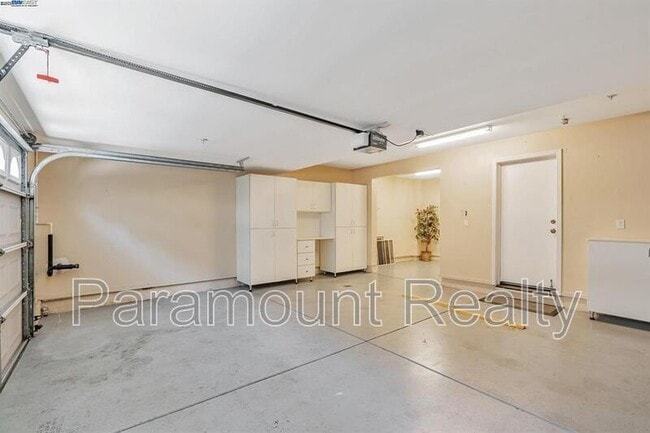 Building Photo - 6313 Byron Ln
