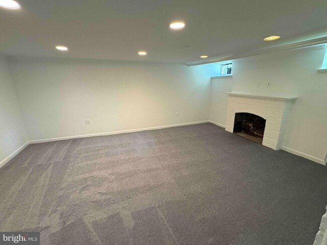 Building Photo - 4610 Strathmore Ave