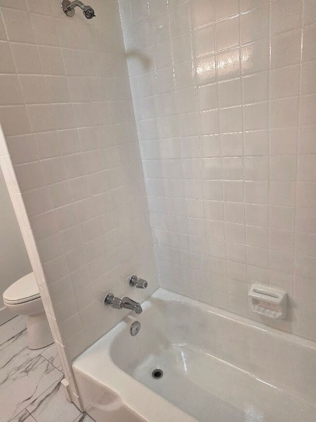 Building Photo - For Rent