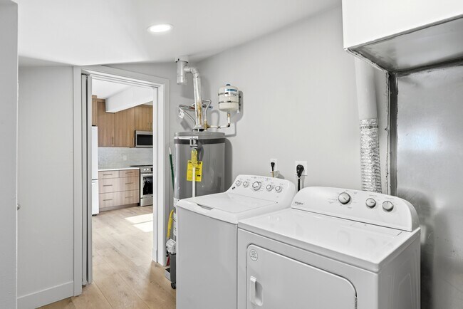 Building Photo - 1153 Buccaneer Dr