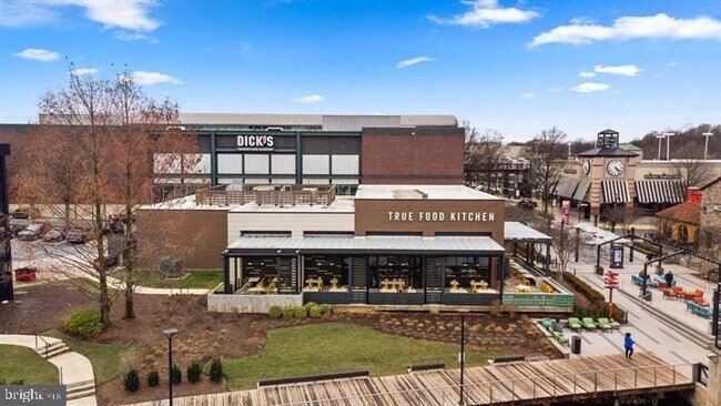 Building Photo - 9701 Fields Rd