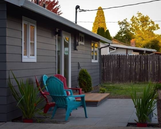 Building Photo - Extensively Remodeled Mid-Century Modern Ranch – 2 Bed + Office