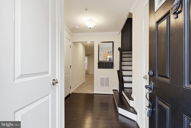 Building Photo - 7408 Wild Honey Way