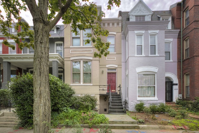 Building Photo - 1217 1/2 Independence Ave SE-