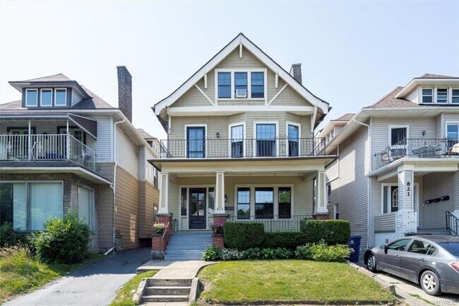 Primary Photo - 825 Forest Ave