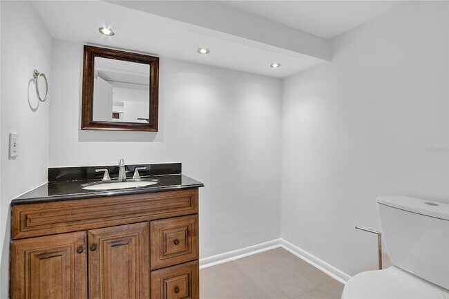 Building Photo - 13618 Greenfield Dr