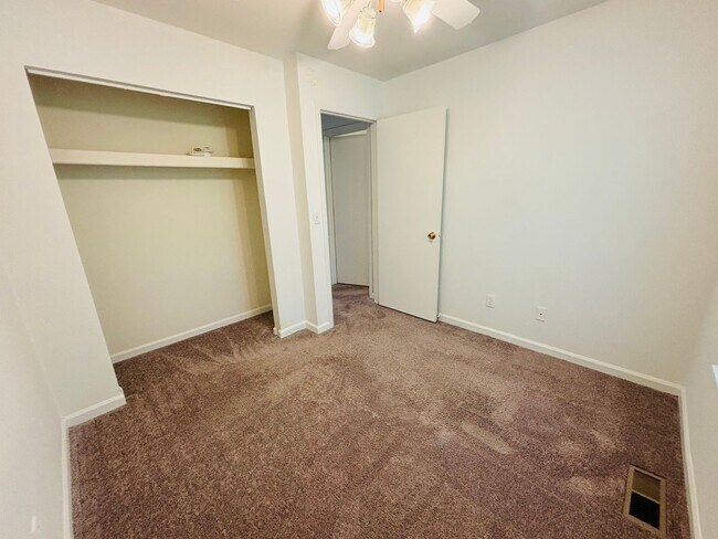 Building Photo - 317 Pheasant Run Ct