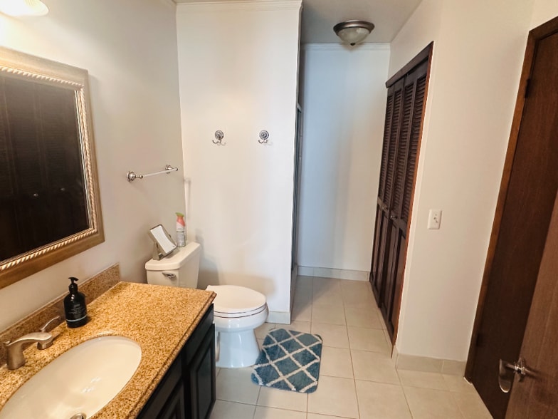 Building Photo - 5226 Cedarhurst Dr