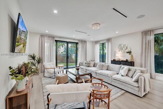 Building Photo - 1101 NE 16th Terrace