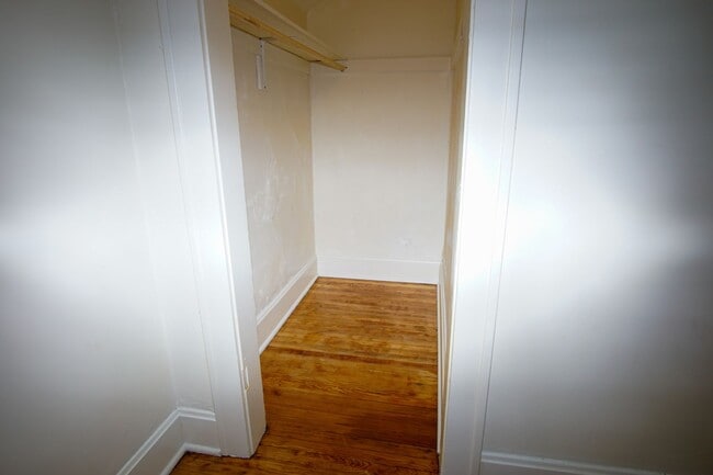 Building Photo - 3 Bedroom Spacious Kenosha Townhouse